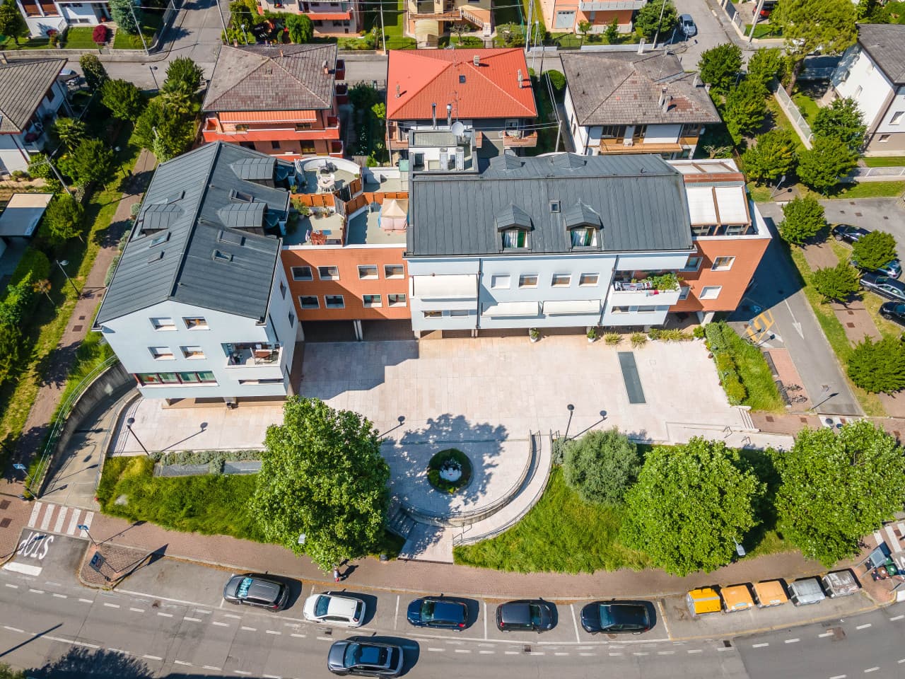 Ospedali: Ufficio Con Magazzino 280 Mq