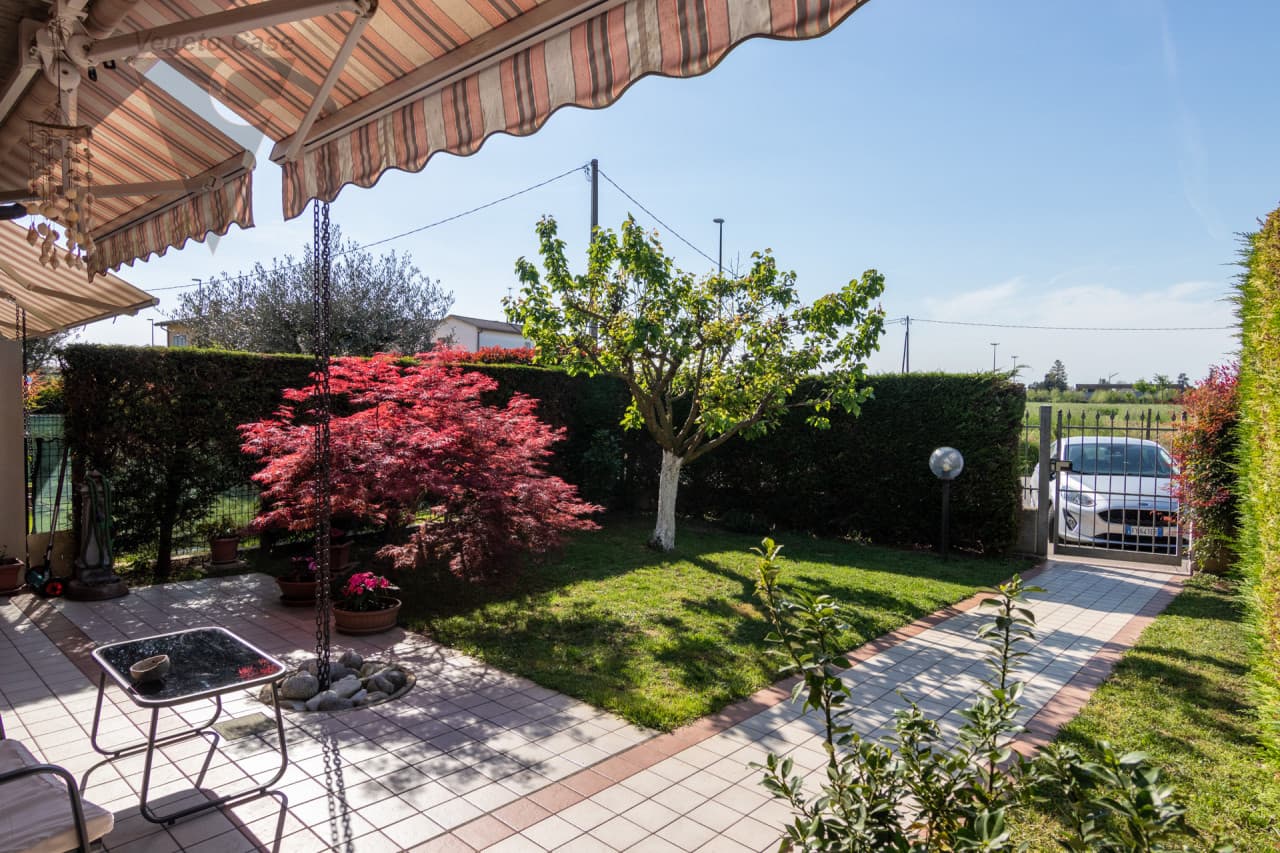 Roncaglia – Porzione Di Testa Indipendente Con Giardino Privato 2