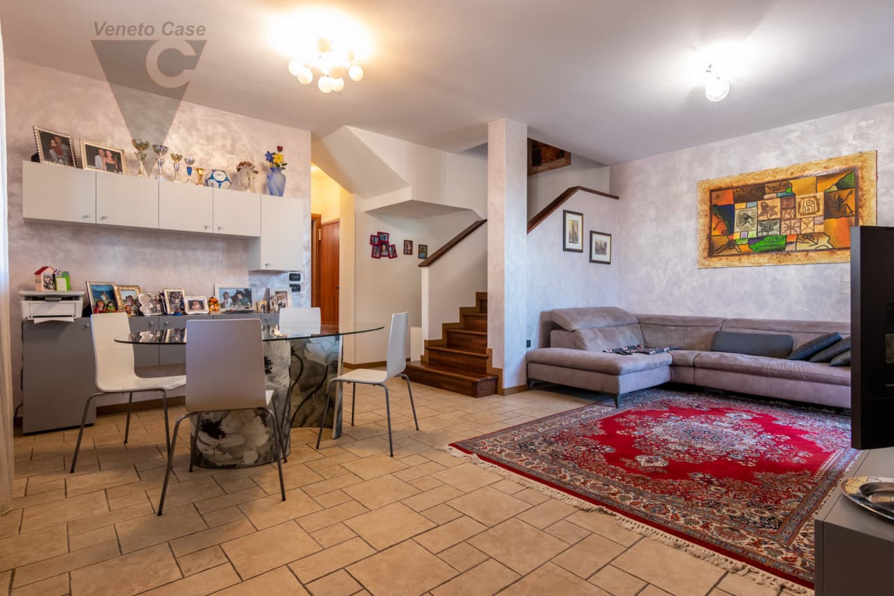 Roncaglia – Porzione Di Testa Indipendente Con Giardino Privato 3